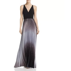 Deep V-neck long skirt pleated sleeveless Maxi dress casual wear